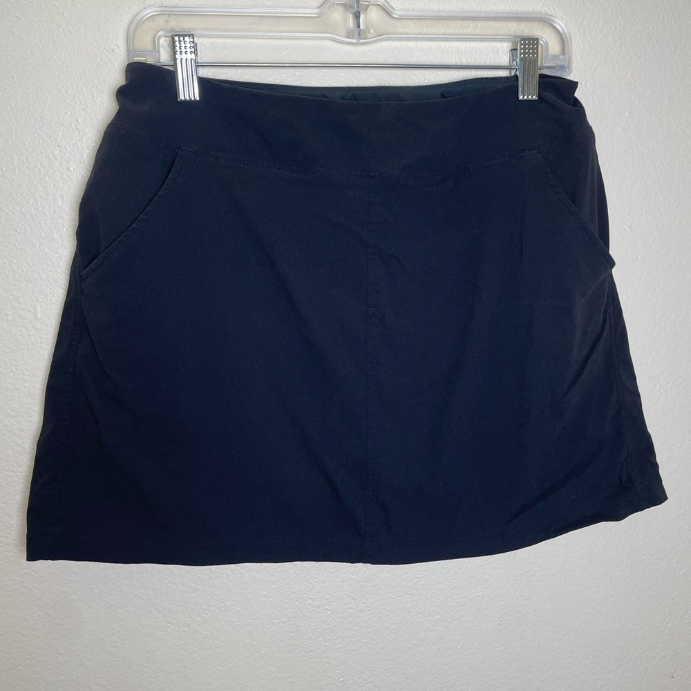 Mountain Hardwear Women's Black Skort - Picture 2 of 4